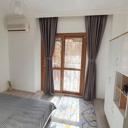 2+1 Apartm With Garden + Balcony , At Ladies 公寓