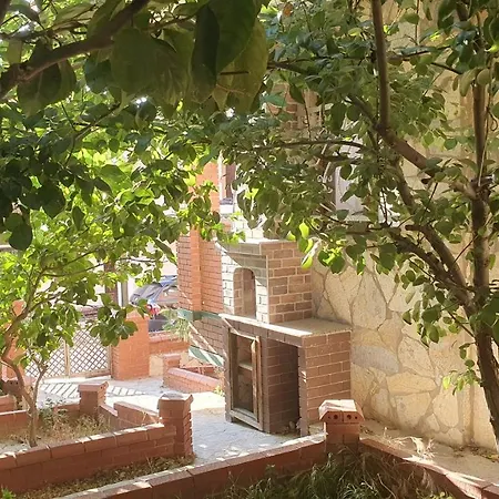 公寓 2+1 Apartm With Garden + Balcony , At Ladies